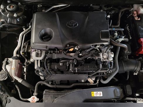 Used 2021 Toyota Camry LE FWD image 30