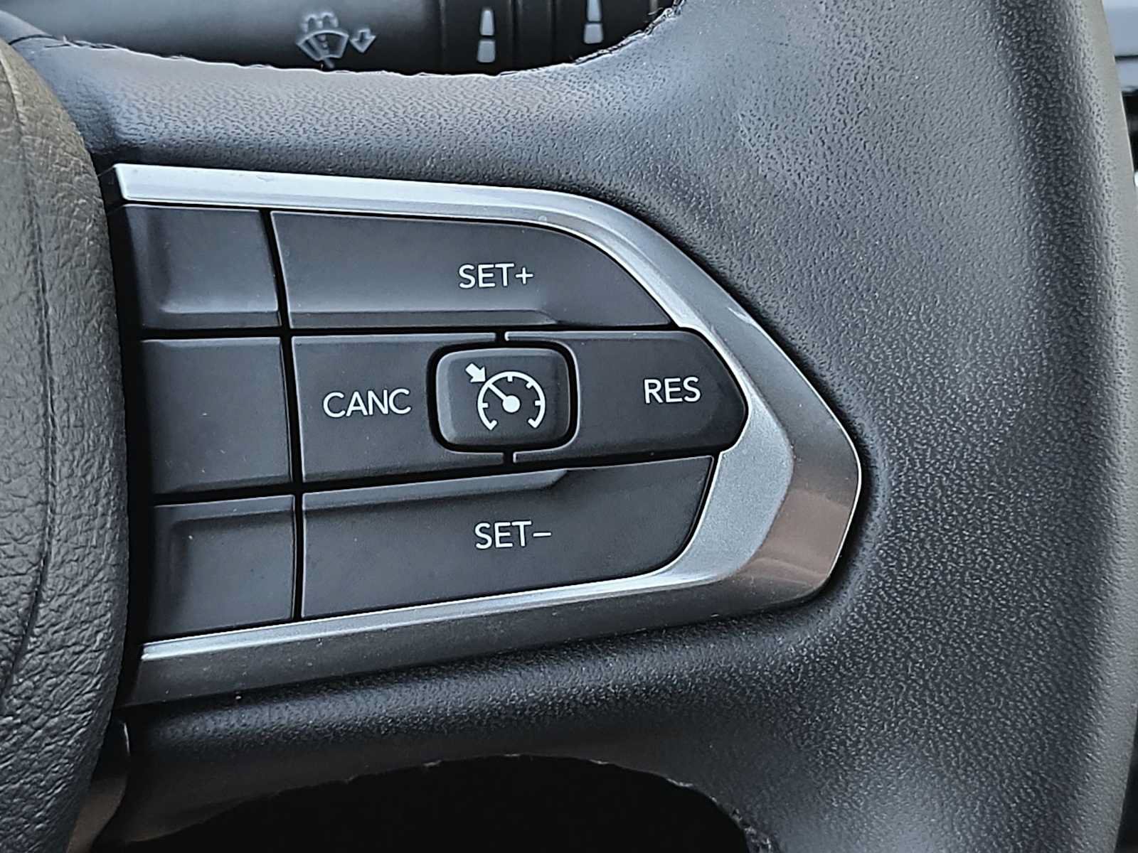 Used 2024 Jeep Compass Latitude AWD/4WD image 13