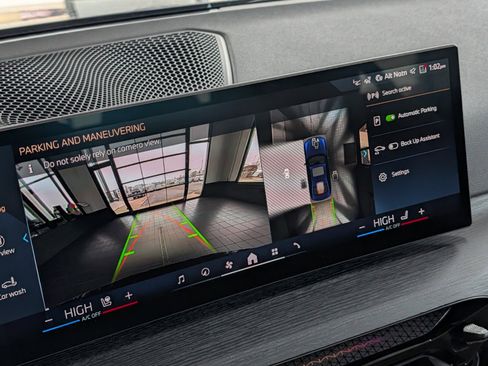 New 2026 BMW 330i xDrive Sedan w/ Premium Package image 23