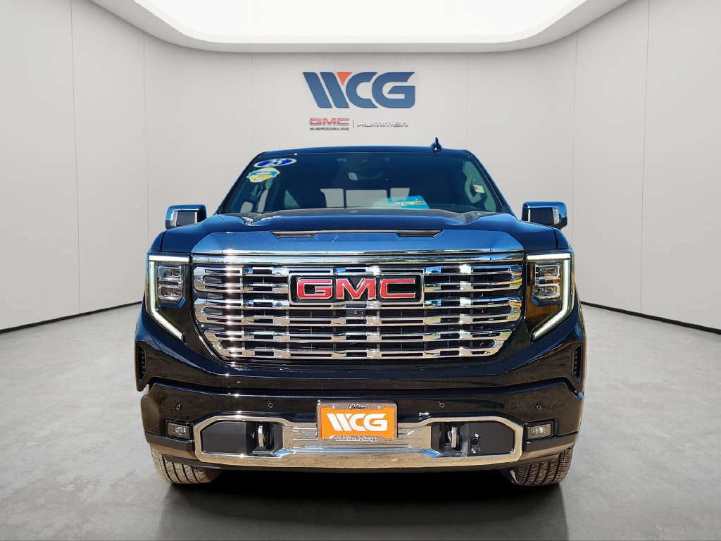 Used 2025 GMC Sierra 1500 Denali w/ Denali Reserve Package AWD/4WD image 7