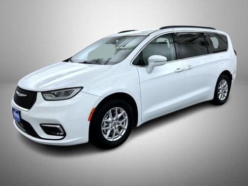 Certified 2022 Chrysler Pacifica Touring-L FWD image 1