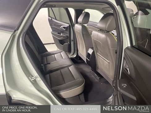 Used 2024 Chevrolet Trax ACTIV w/ Sunroof Package FWD image 15