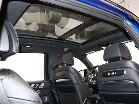 Used 2025 BMW X7 M60i image 30