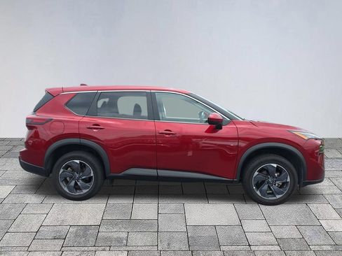 Used 2025 Nissan Rogue SV FWD image 8