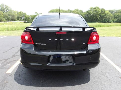Used 2013 Dodge Avenger SXT FWD image 4