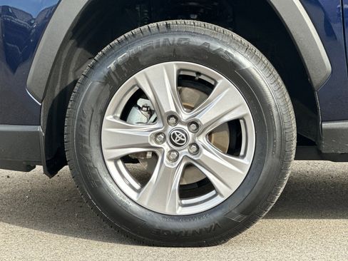 Used 2025 Toyota RAV4 XLE AWD/4WD image 31