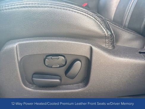 Used 2019 Lincoln MKT AWD image 13