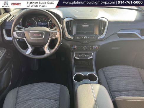 Used 2024 GMC Terrain SLE w/ Driver Convenience Package image 13