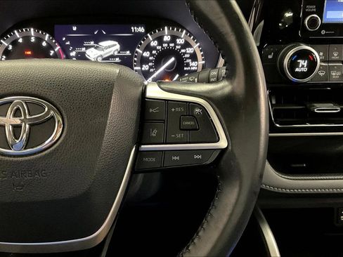 Used 2022 Toyota Highlander XLE image 22