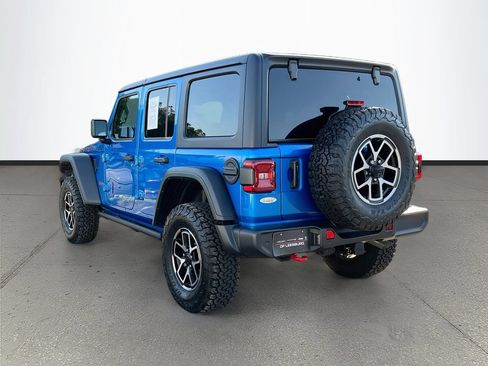 Used 2025 Jeep Wrangler Unlimited Rubicon w/ Safety Group AWD/4WD image 5