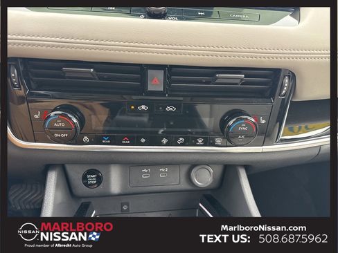 Certified 2025 Nissan Rogue SL w/ Tech Package image 27