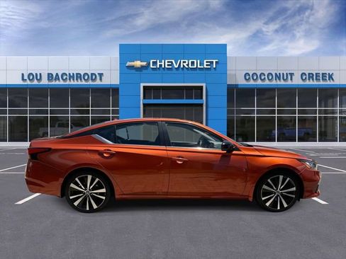 Used 2022 Nissan Altima 2.5 SR FWD image 9