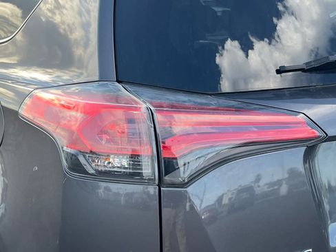 Used 2016 Toyota RAV4 LE AWD/4WD image 20