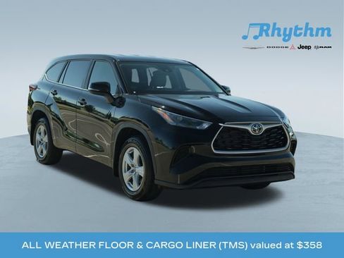 Used 2023 Toyota Highlander L FWD image 1