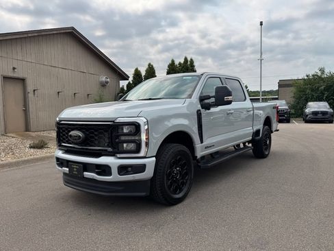 Used 2025 Ford F250 Lariat w/ Lariat Ultimate Package AWD/4WD image 2