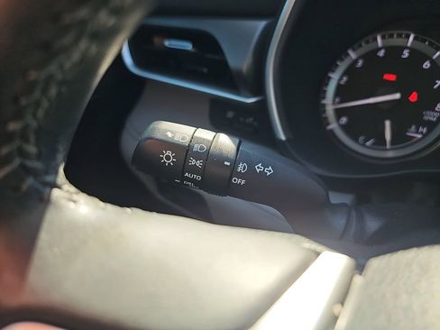 Used 2022 Toyota Highlander XLE image 31