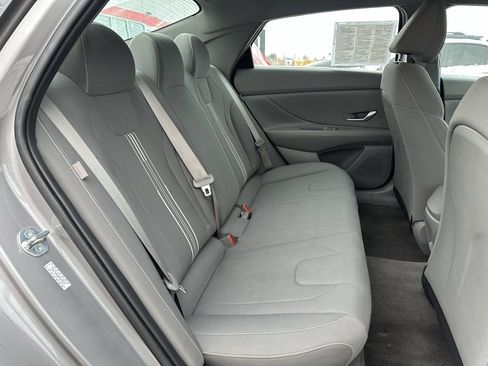Used 2024 Hyundai Elantra SEL image 13