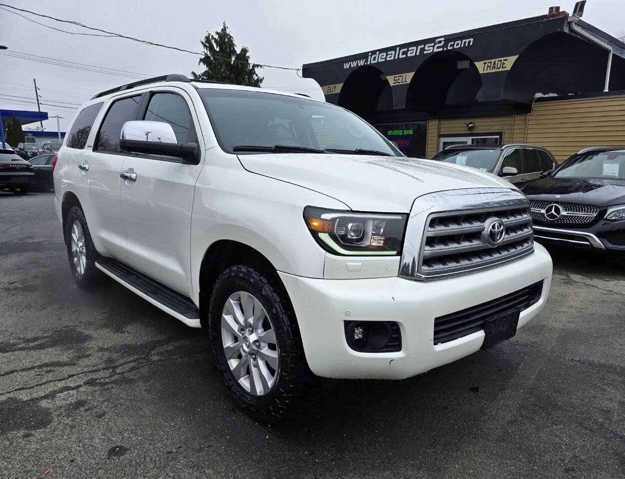 Used 2013 Toyota Sequoia Platinum AWD/4WD image 1
