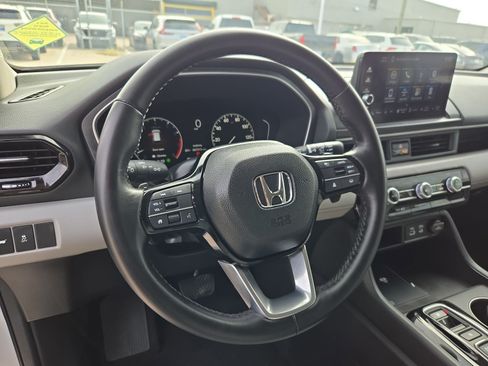 Certified 2025 Honda Pilot EX-L image 16