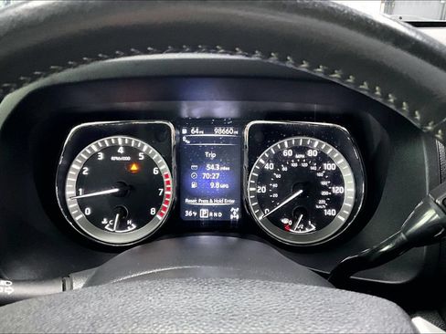 Used 2018 Nissan Titan PRO-4X w/ Pro-4x Convenience Package AWD/4WD image 14