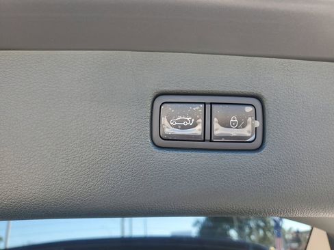 Used 2025 Genesis GV80 2.5T Select image 15