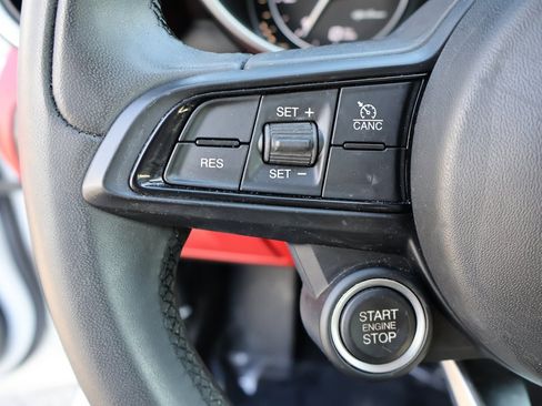 Used 2020 Alfa Romeo Giulia w/ Nero Edizione image 39