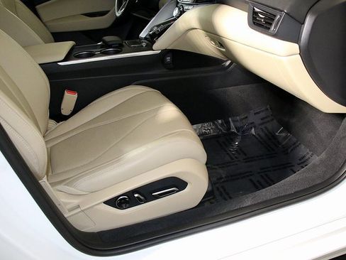 Used 2025 Acura TLX w/ Technology Package image 34