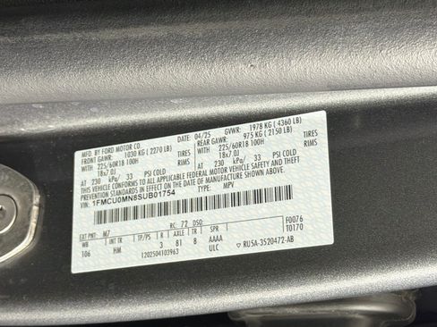 Used 2025 Ford Escape ST-Line FWD image 12