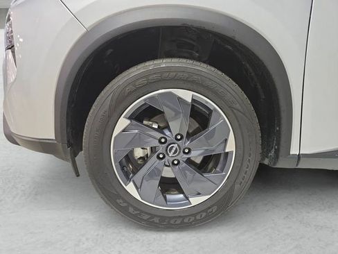 Used 2024 Nissan Rogue SV image 23