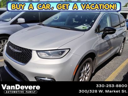 Used 2024 Chrysler Pacifica Touring-L