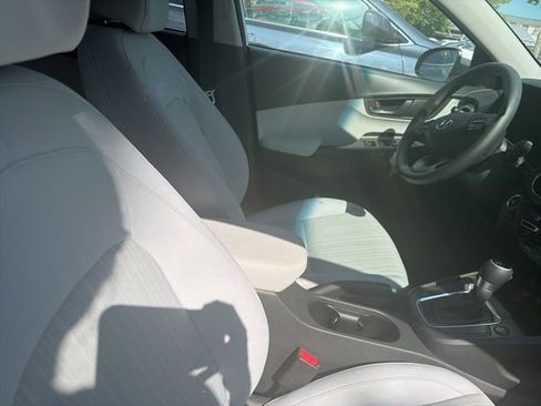 Used 2023 Hyundai Kona SEL AWD/4WD image 12