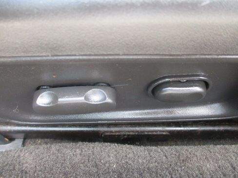 Used 2005 Buick LaCrosse CXS w/ Gold Convenience Package FWD image 25