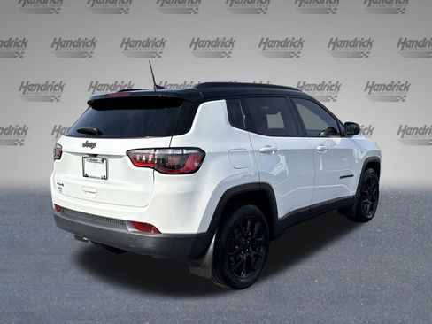 Used 2024 Jeep Compass Latitude w/ Altitude Special Edition image 9