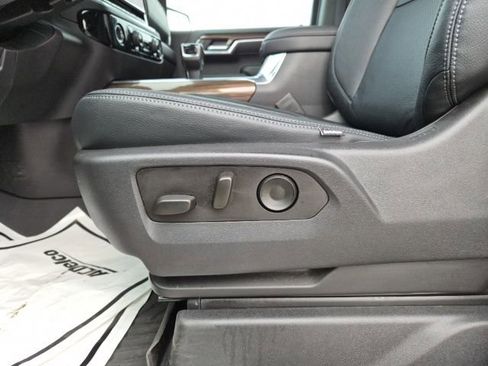 Used 2022 Chevrolet Silverado 1500 RST image 16