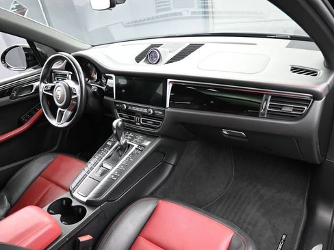 Certified 2021 Porsche Macan S AWD/4WD image 30