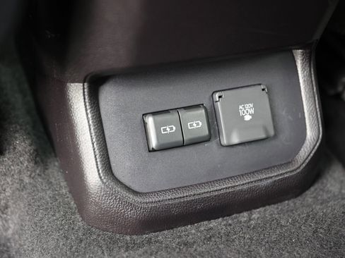 Used 2023 Toyota Highlander Platinum AWD/4WD image 24