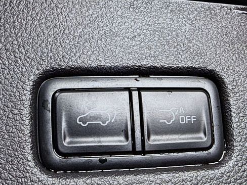 Used 2025 Kia Carnival SX FWD image 31