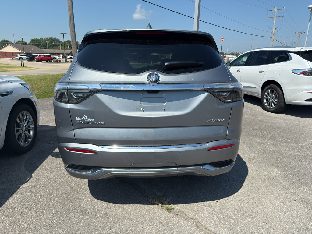 Used 2023 Buick Enclave Avenir w/ Avenir Technology Package FWD image 4
