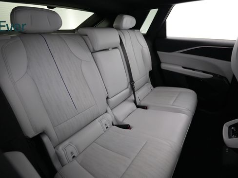 Used 2024 Cadillac Lyriq Sport RWD image 5