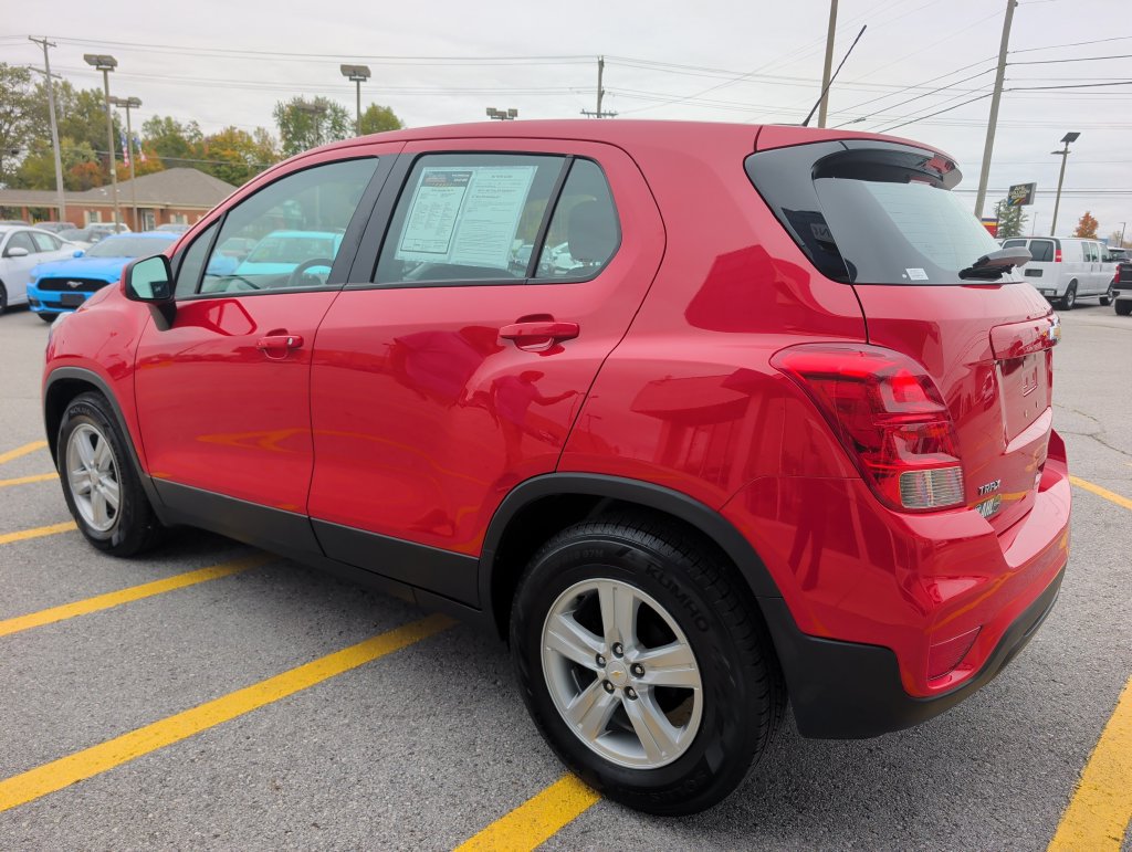 Used 2020 Chevrolet Trax LS FWD image 4