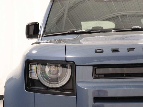 Used 2024 Land Rover Defender 110 X-Dynamic SE AWD/4WD image 15