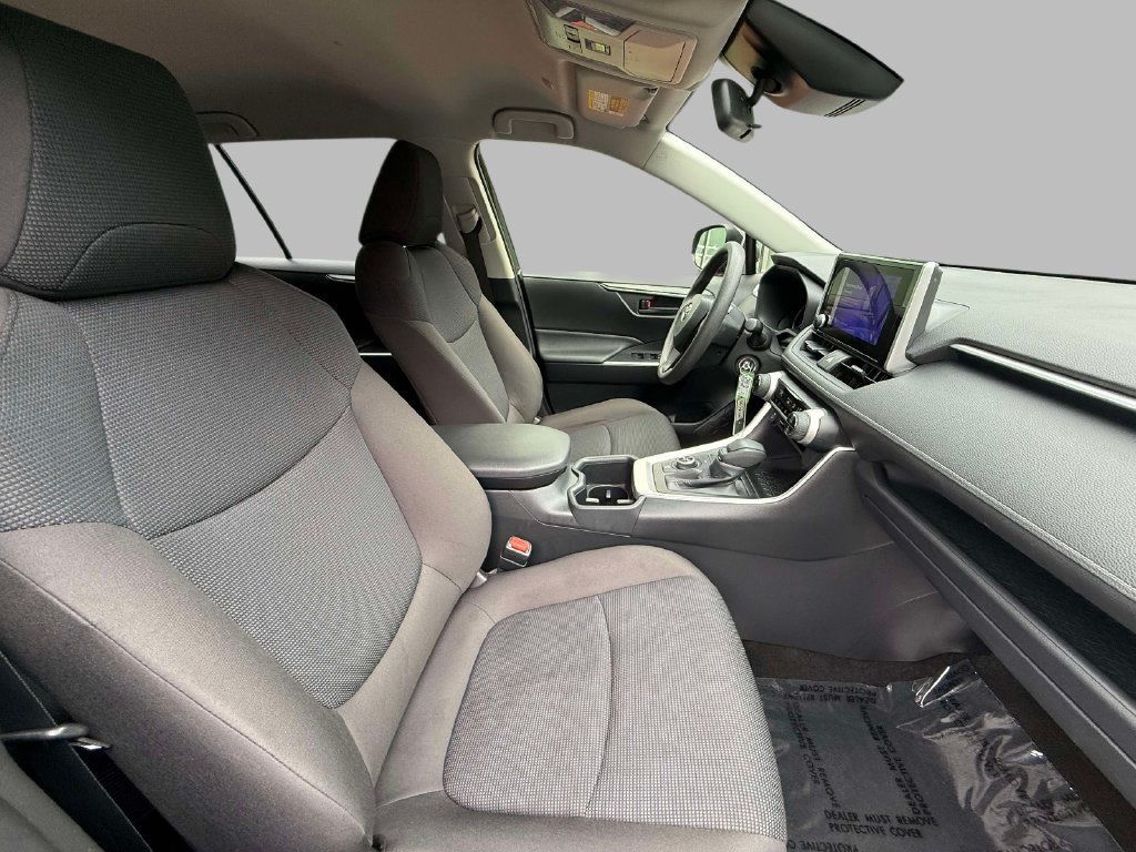 Used 2025 Toyota RAV4 LE AWD/4WD image 14