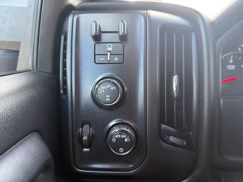 Used 2018 Chevrolet Silverado 1500 W/T w/ Special Service Package AWD/4WD image 17