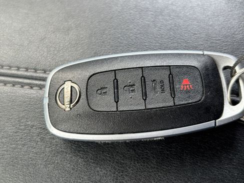 Used 2025 Nissan Sentra SV FWD image 21