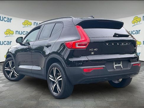 Used 2021 Volvo XC40 T5 R-Design w/ Climate Package AWD/4WD image 4