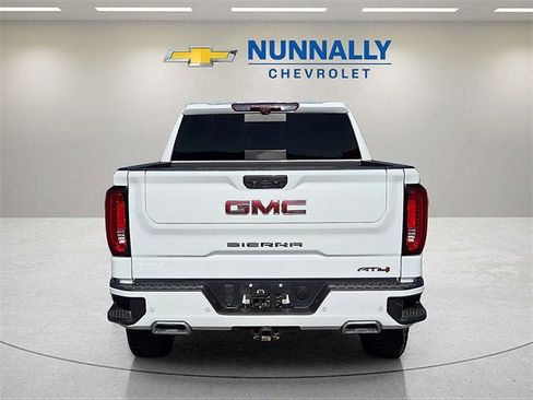 Used 2022 GMC Sierra 1500 AT4 w/ AT4 Premium Package image 4