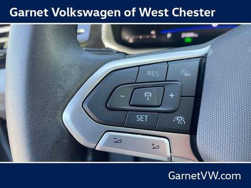 Certified 2025 Volkswagen Jetta SE FWD image 34