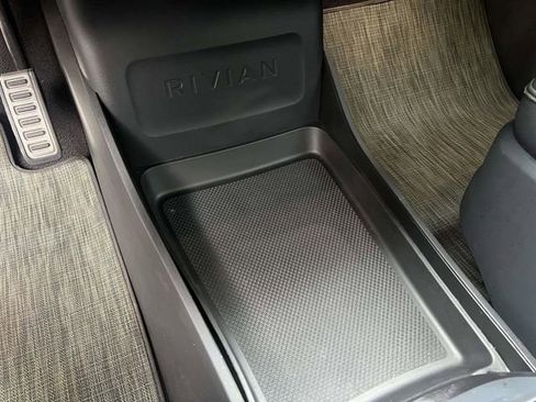 Used 2023 Rivian R1S Adventure image 32