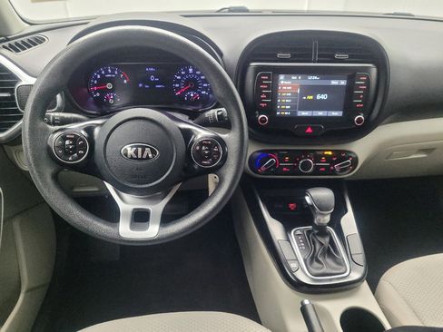 Used 2020 Kia Soul LX image 22