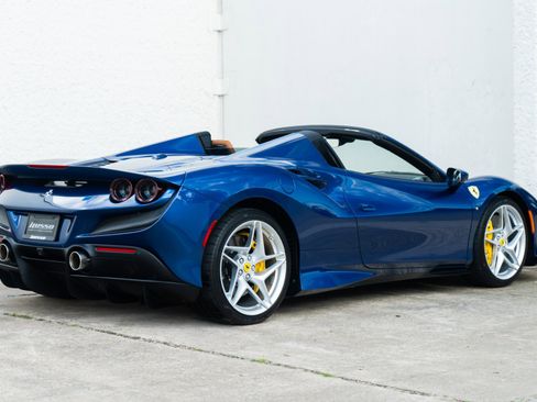 Used 2022 Ferrari F8 Tributo RWD image 16